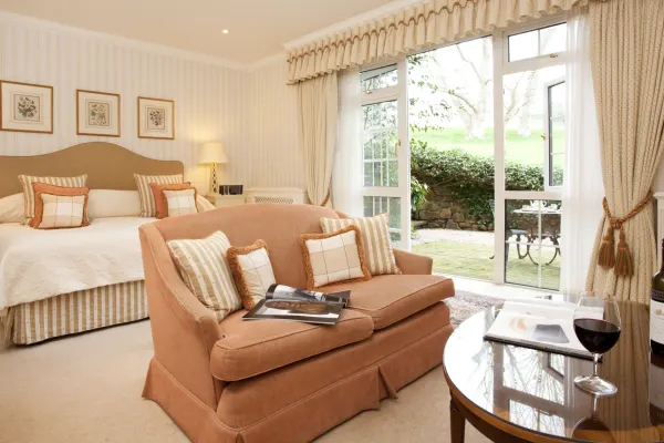 Longueville Manor-Deluxe garden view room